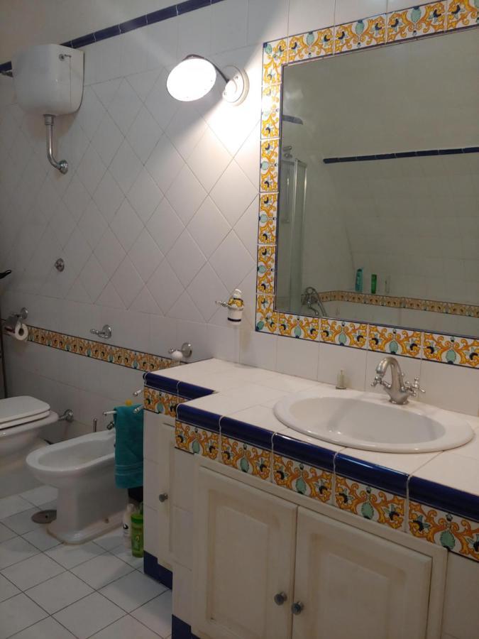 فندق La Casa Di Francesca نابولي المظهر الخارجي الصورة